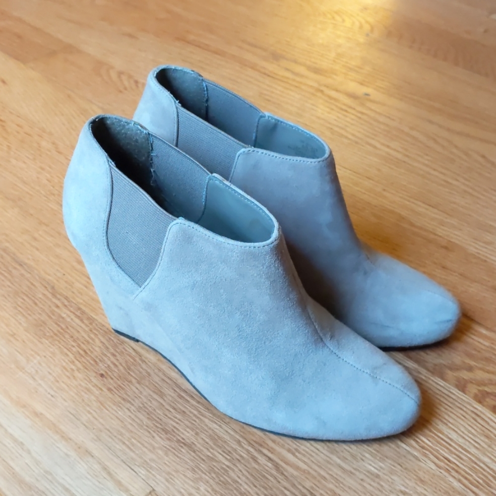 Vince Camuto Wedges